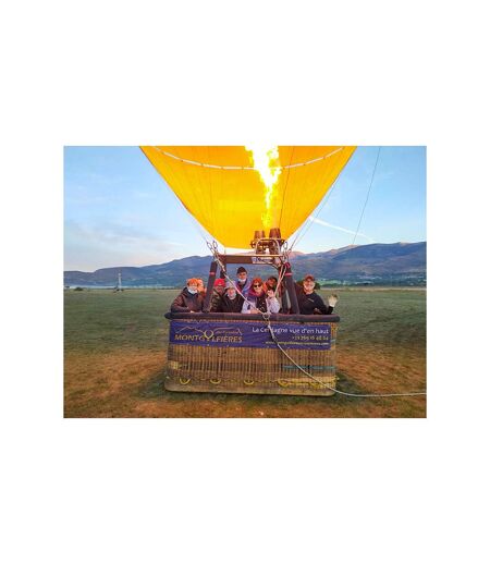 Vol en montgolfière pour 2 au-dessus des Pyrénées en semaine - SMARTBOX - Coffret Cadeau Sport & Aventure
