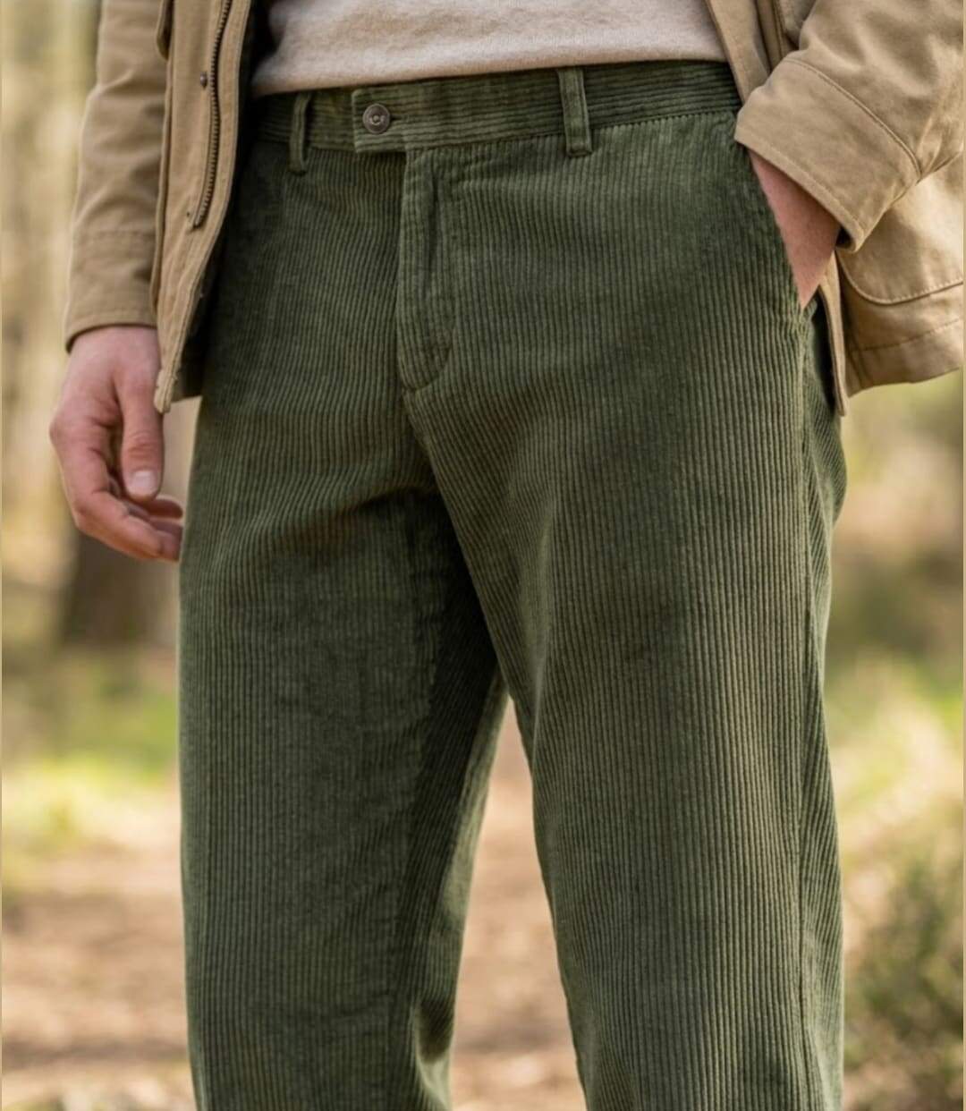 CHALLENGER FELIX1 — Pantalon velours vert foncé : l'élégance confortable au quotidien-1