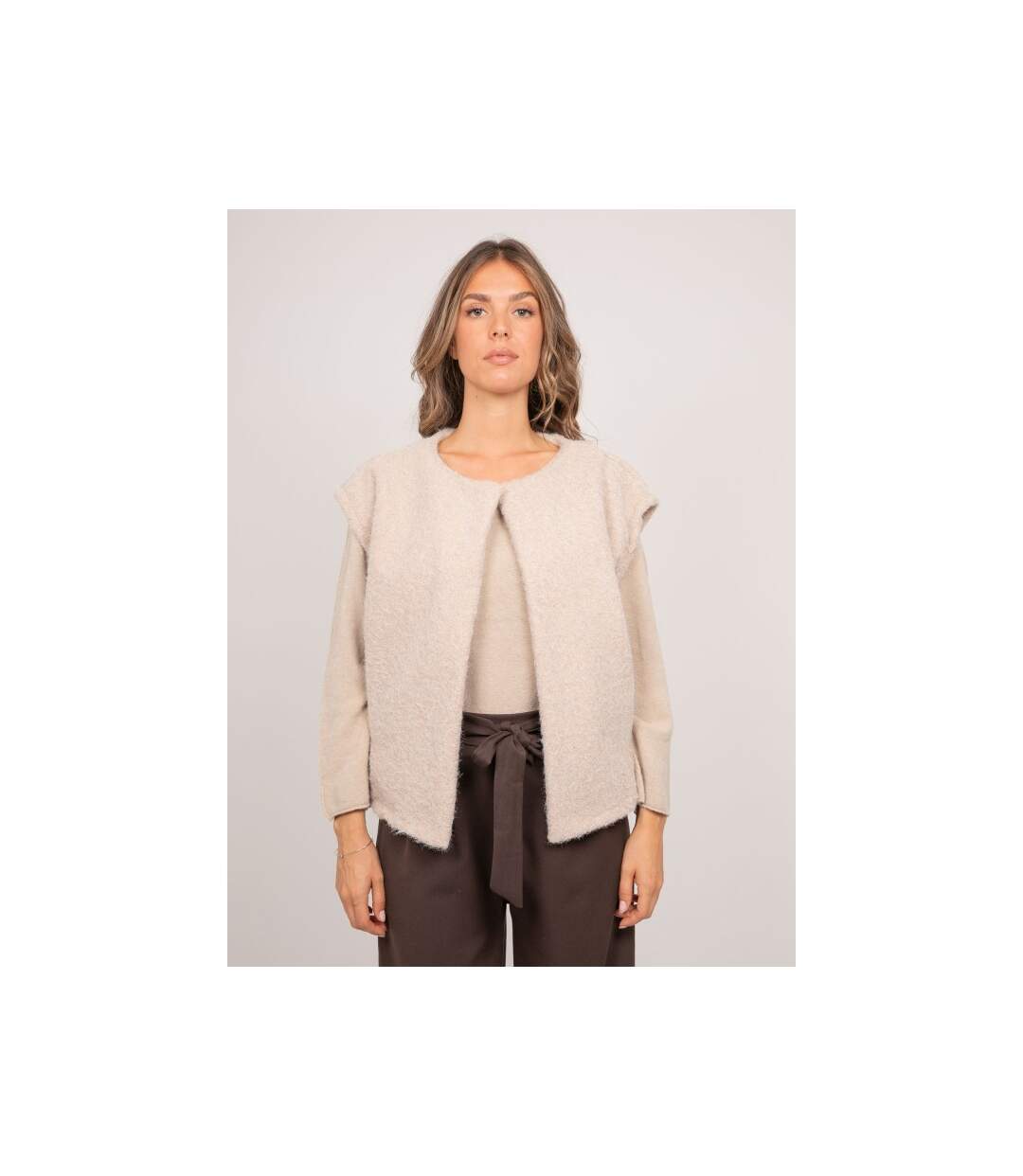 Gilet sans manches maille bouclée UJARA - Dona X Lisa-1