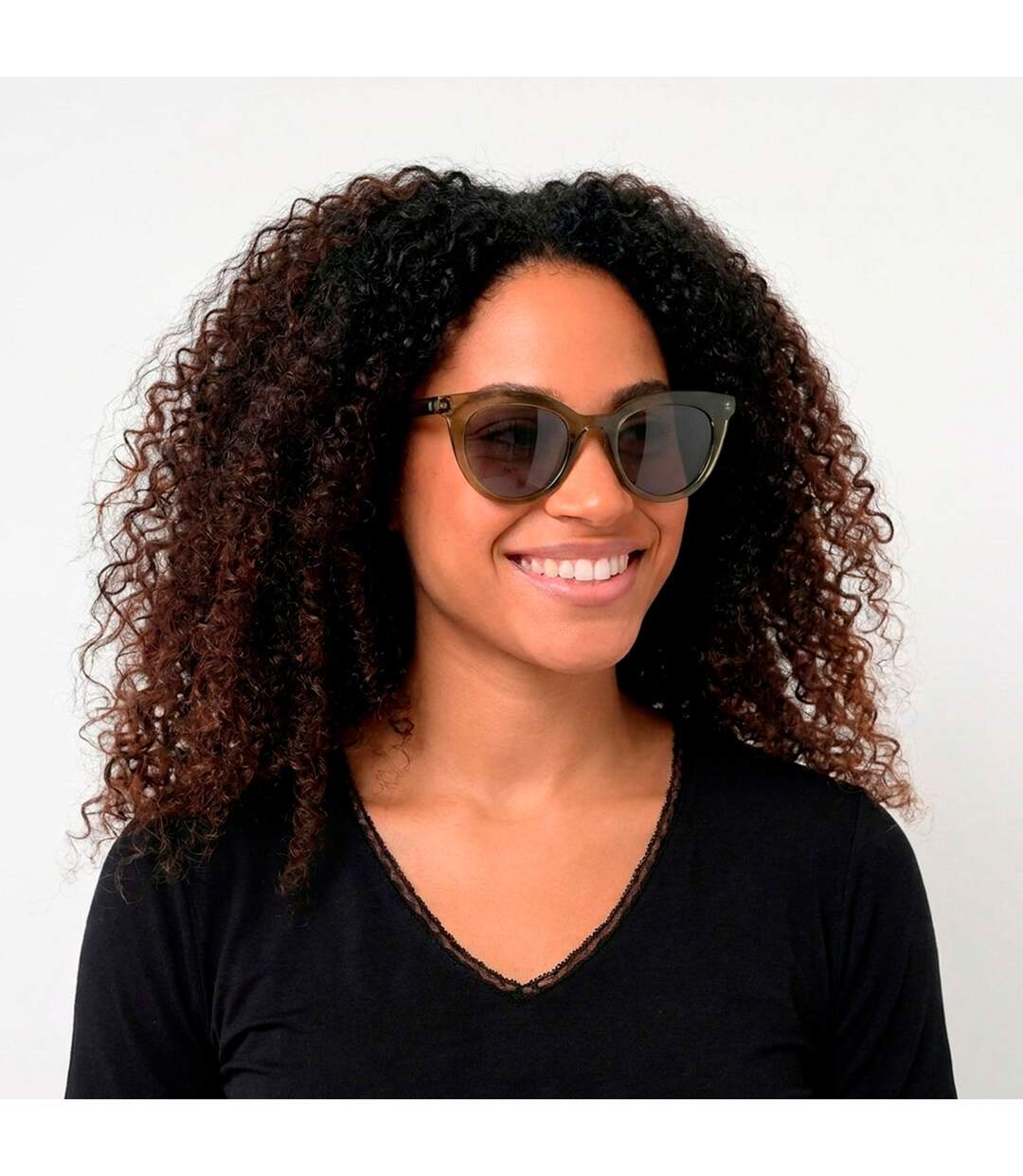 Isotoner Lunettes de soleil femme verres polarisants, verres polycarbonates, branches flexibles-2