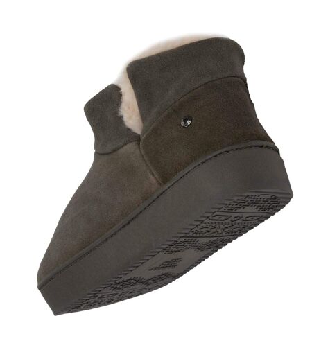 Isotoner Chaussons Bottillons femme dessus en cuir, semelle plateforme