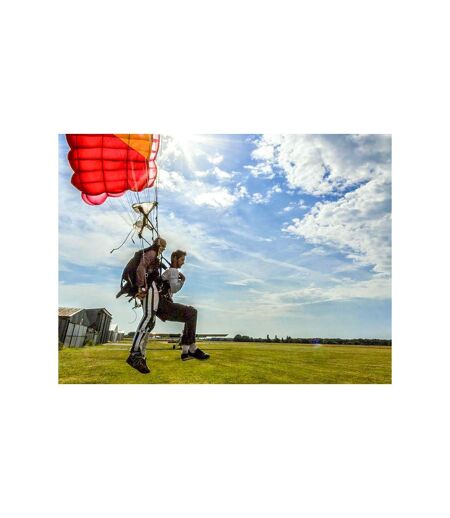 Saut en parachute en tandem près de Dijon - SMARTBOX - Coffret Cadeau Sport & Aventure