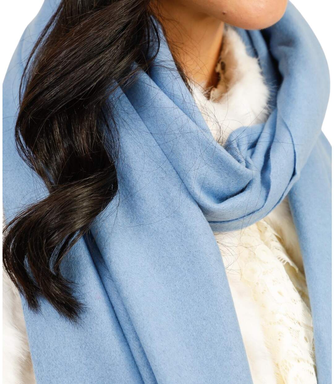 écharpe élégante Femme en Bleu Ciel - Accessoire Chic pour l'Hiver-2