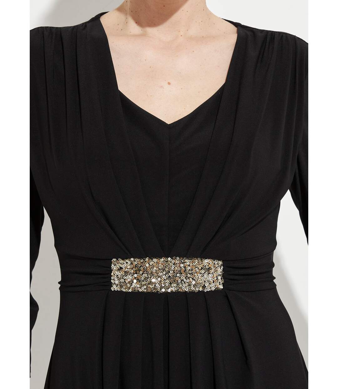 Robe courte col V effet drapé ceinture bijou-3