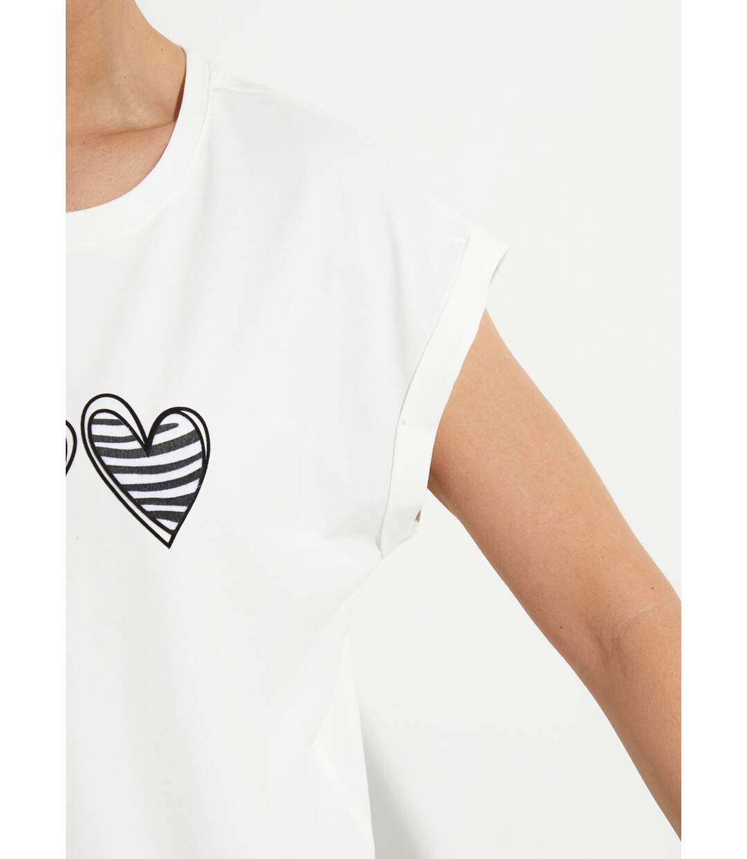 T-shirt coton avec 3 coeurs fantaisie-4