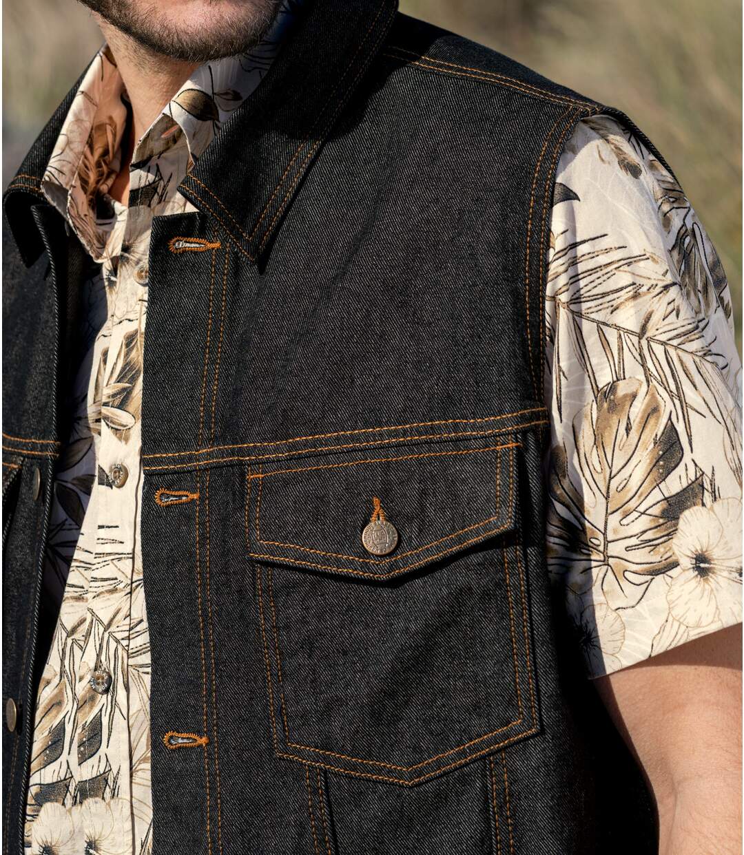 Veste Sans Manches en Jean Noir-3