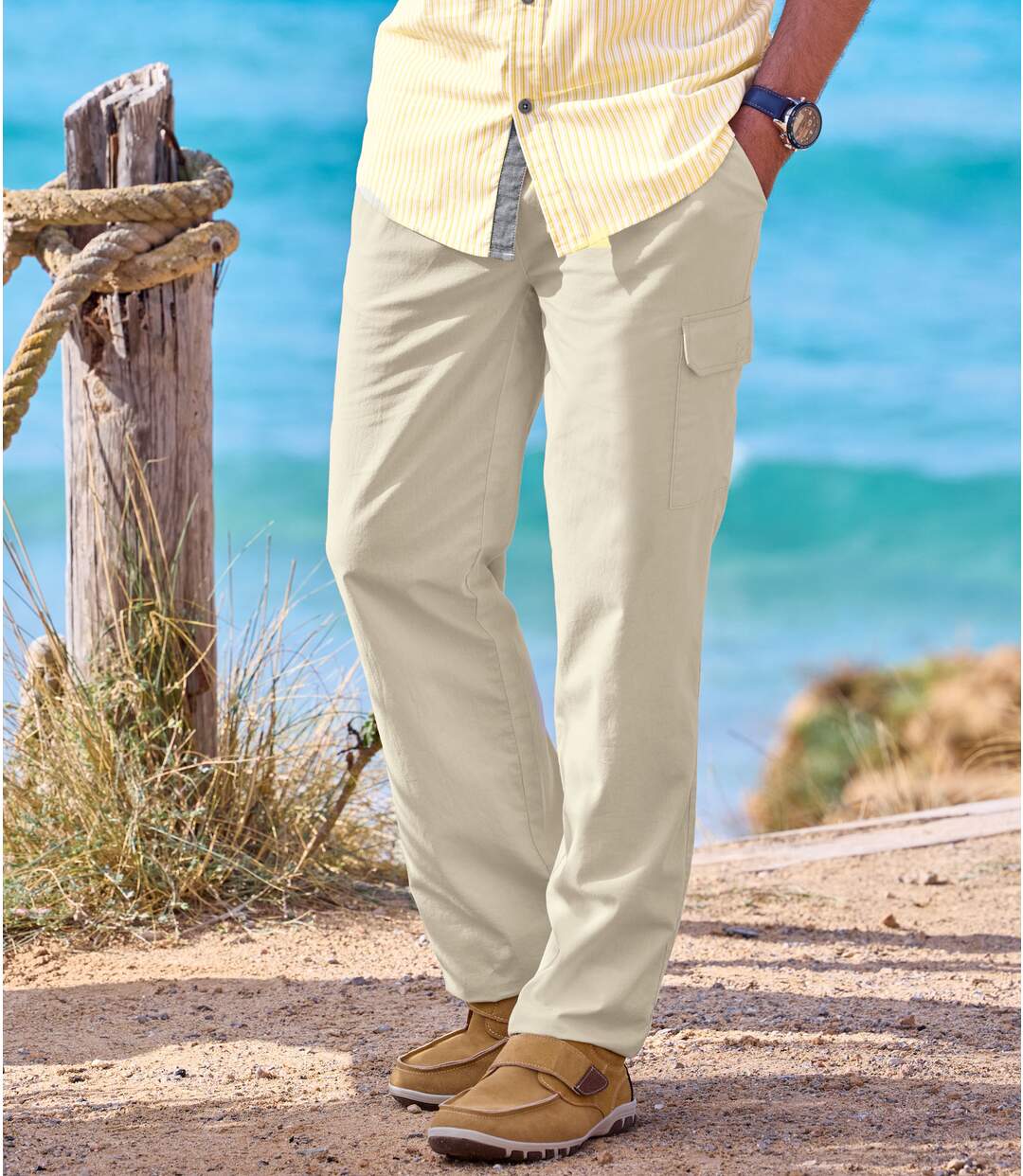 Men's Beige Relaxed Cargo Trousers-1