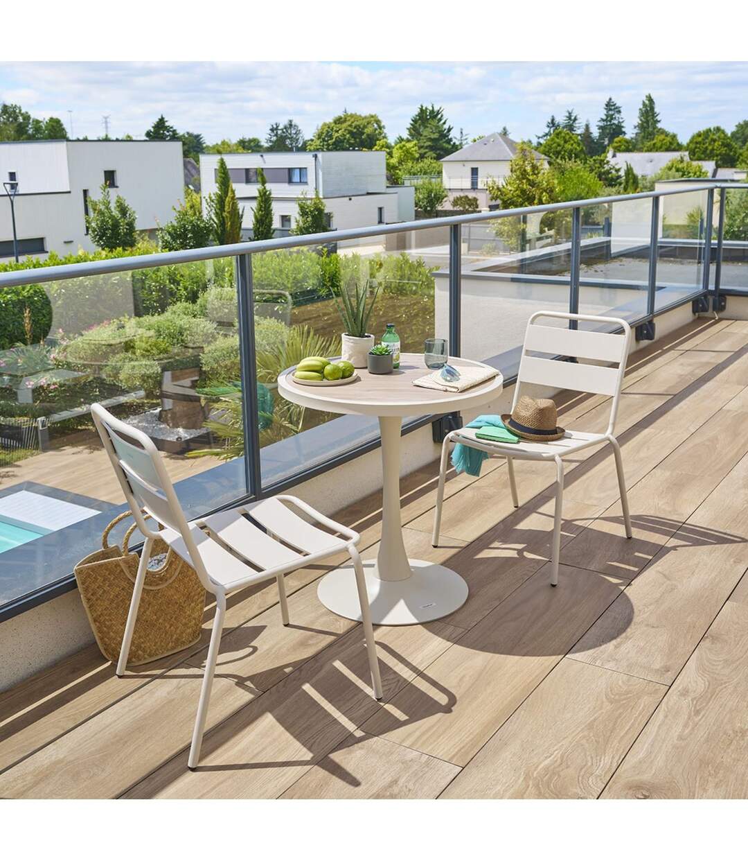 Table de jardin bistro ronde en aluminium effet bois 2 places OVIALON - Lin et argile-2