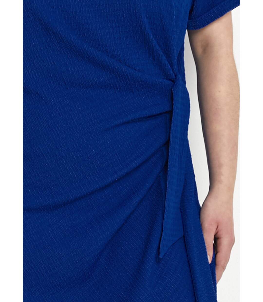 Robe courte unie drapée effet cache-ventre-3