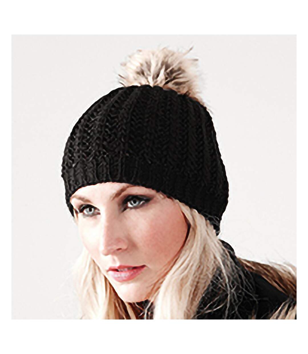 Bonnet tricoté à pompon en imitation fourrure femme noir Beechfield