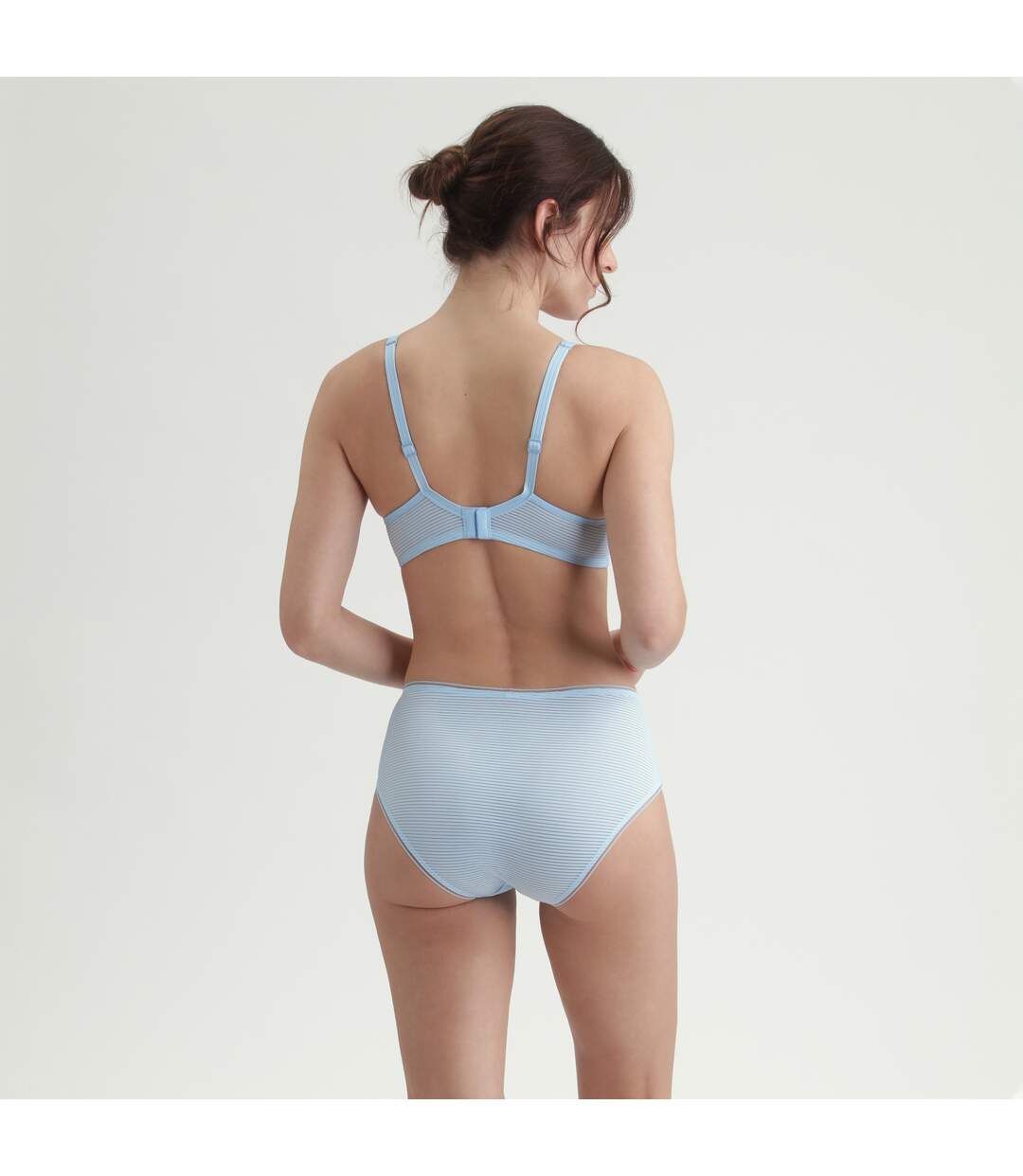 Soutien-gorge emboîtant à armatures Dim x Inès de La Fressange-4