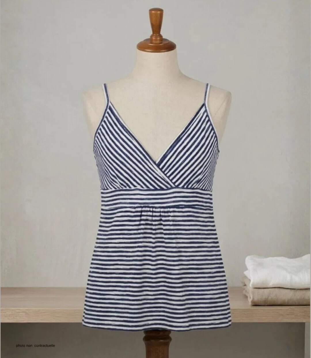 Débardeur MAYFLOWER TF208M effet cache-cœur : le look marin en viscose fluide pour sublimer votre silhouette-3
