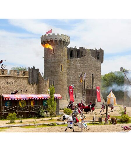 Billets Puy du Fou 2025 - 1 jour pour 2 adultes et 1 enfant - SMARTBOX - Coffret Cadeau Multi-thèmes