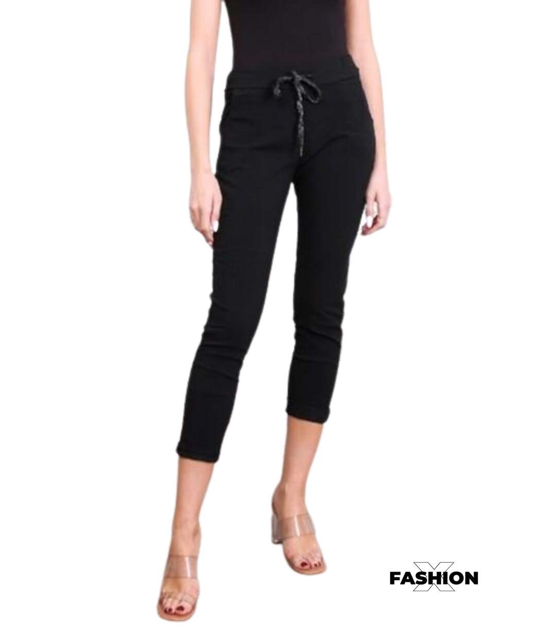 Pantalon femme très tendance - Couleur noir - Coupe slim