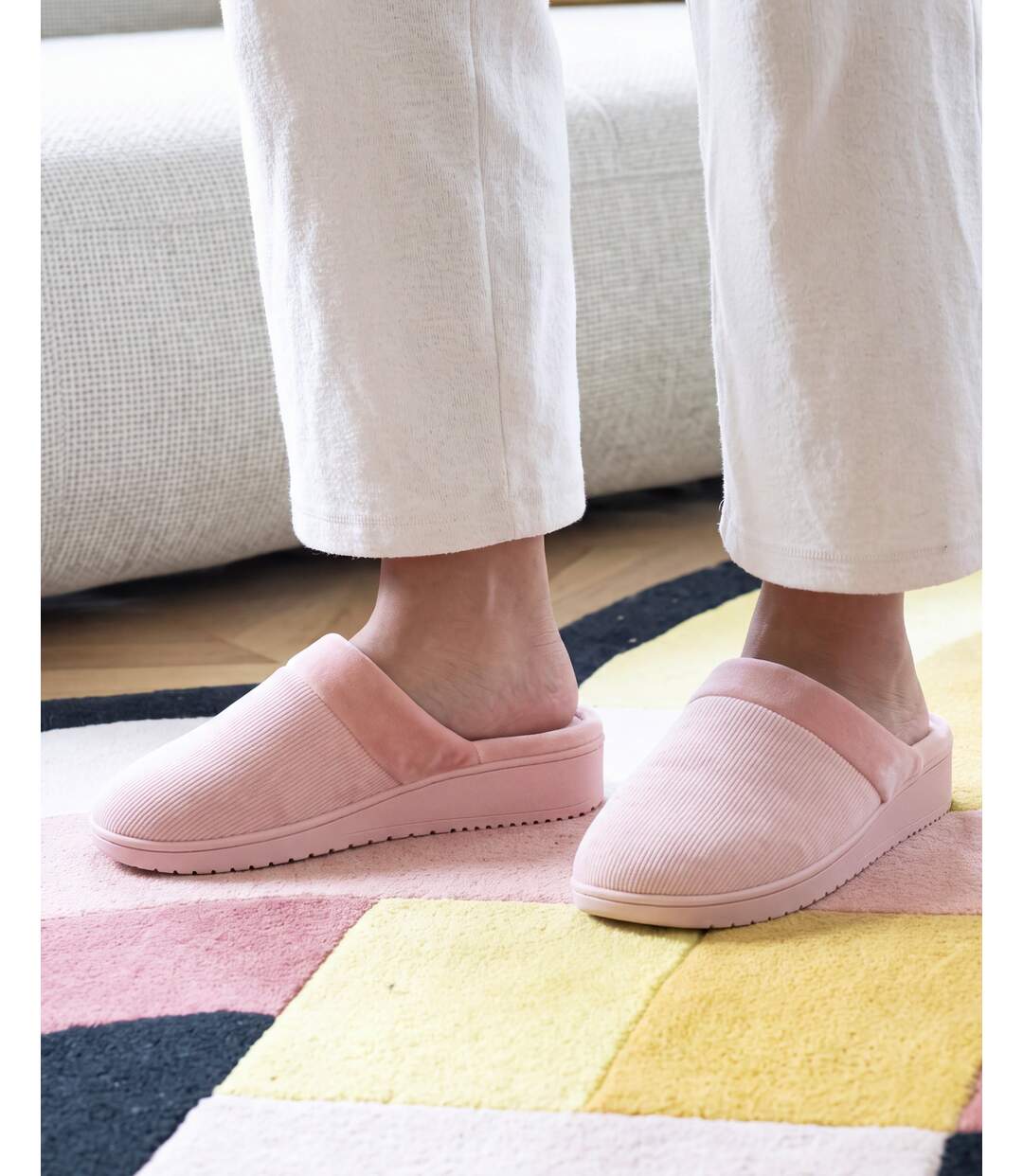 Isotoner Chaussons Mules femme jersey mousse à mémoire forme talon 3,7 cm-2