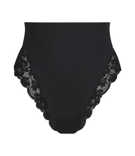 String galbant taille haute avec dentelle