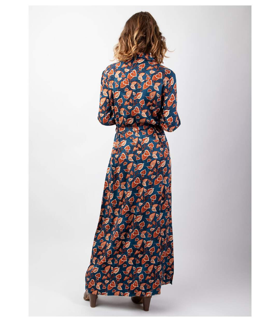 Robe longue en viscose épais bleu VAIANA motif feuillage automnal Coton Du Monde