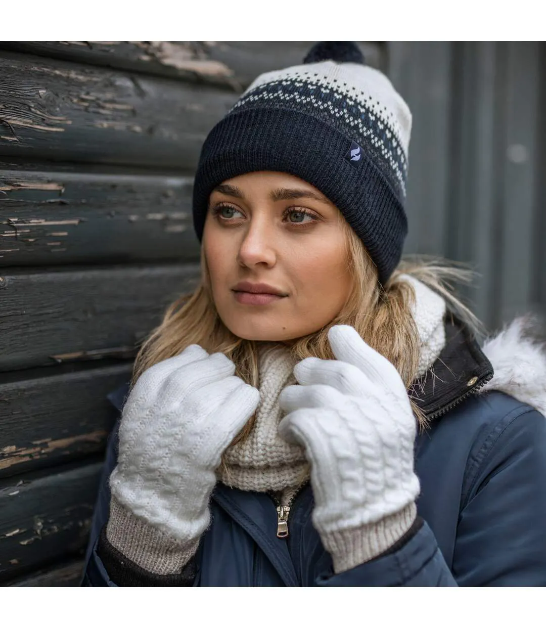 Bonnet Femme Thermique Tricot avec Petit Pompon-5