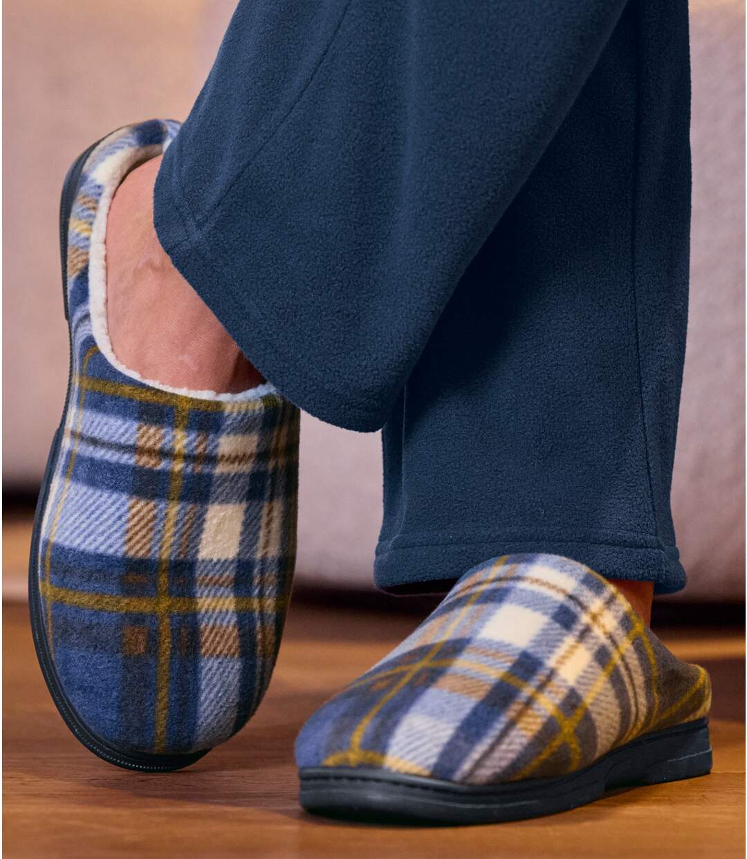 Men's Blue Sherpa-Lined Fleece Slippers