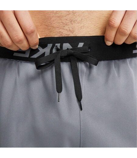 Short Fitness Totality Homme Gris Nike