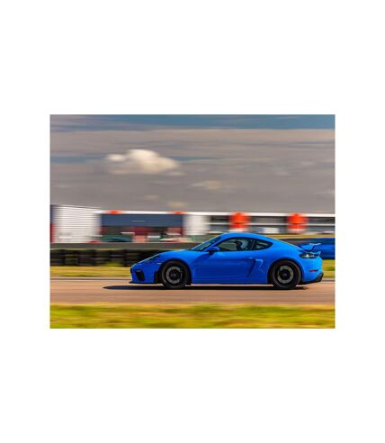 Sensations fortes sur le circuit du Mans : 2 tours au volant ou en passager d'une Porsche Cayman 718 GT4 - SMARTBOX - Coffret Cadeau Sport & Aventure