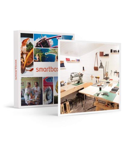 Atelier de maroquinerie avec confection d’un porte-carte en cuir - SMARTBOX - Coffret Cadeau Multi-thèmes