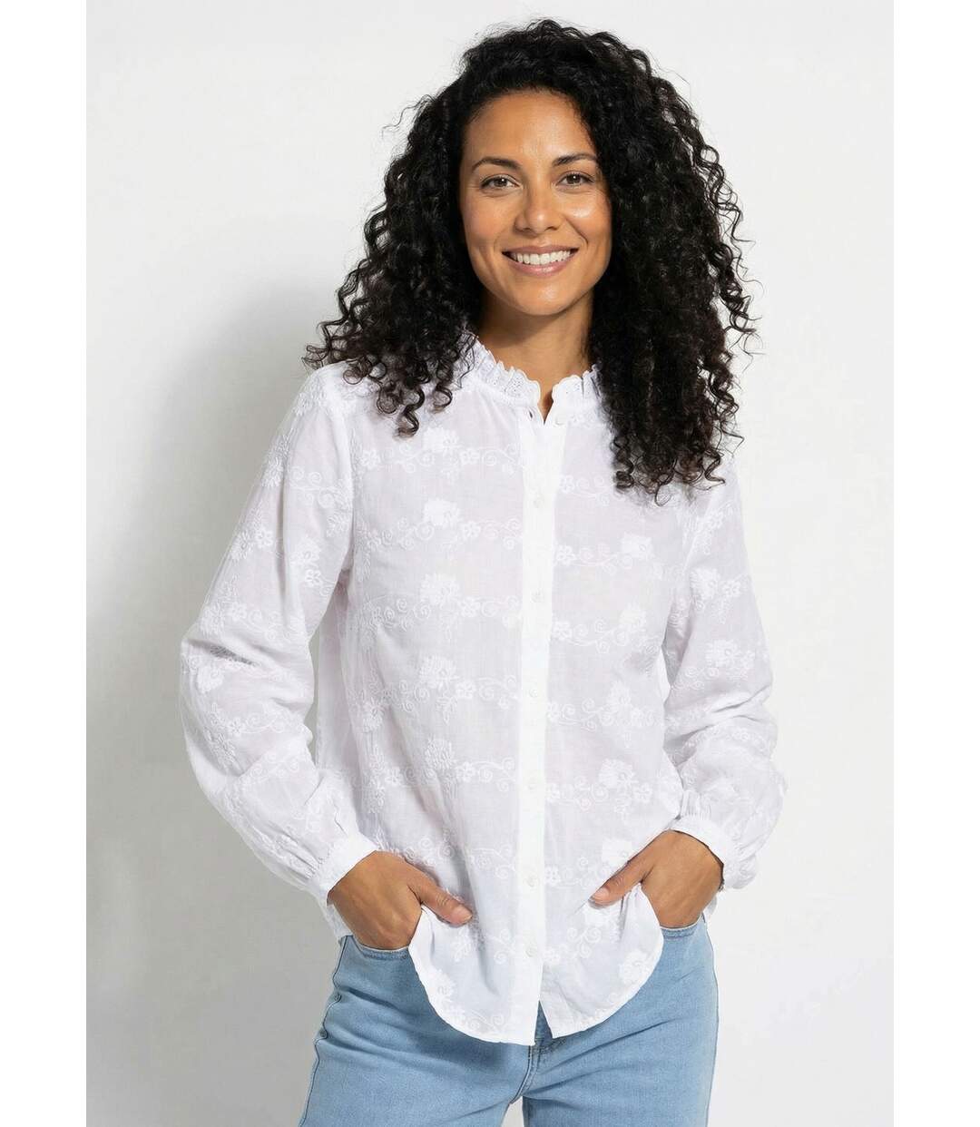 Chemisier boutonné coton brodé col volanté-1