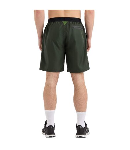 Short d'entraînement pro tissé pour hommes Umbro