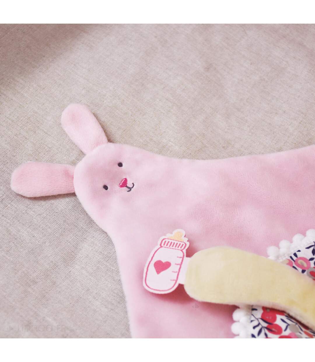 Doudou marionnette à doigts polyester collection LES PETITS FUTÉS Lapin-3