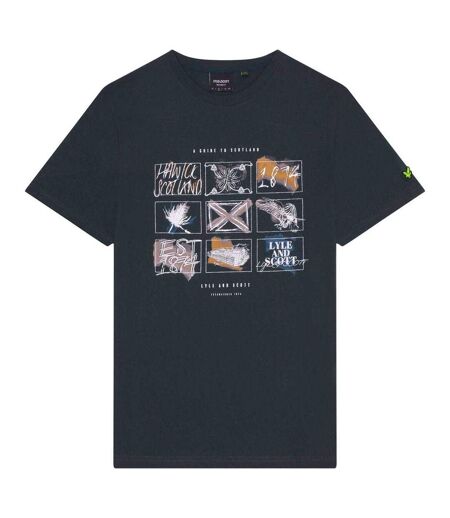 T-shirt Motif Graphique A Guide To Scotland Homme Bleu Marine Lyle & Scott