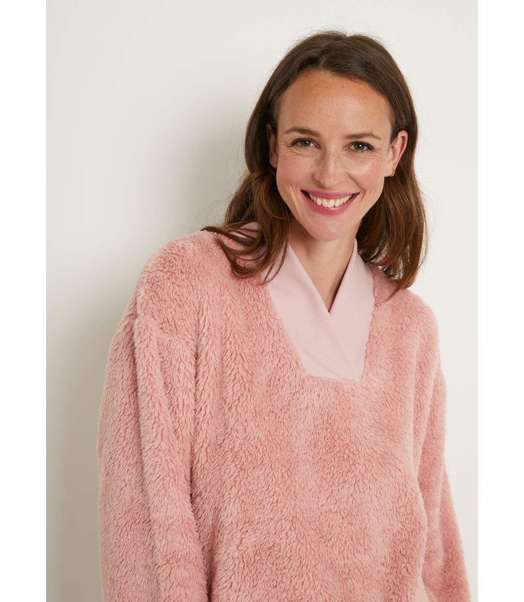 Pyjama uni chaud col V manches longues peluche-3