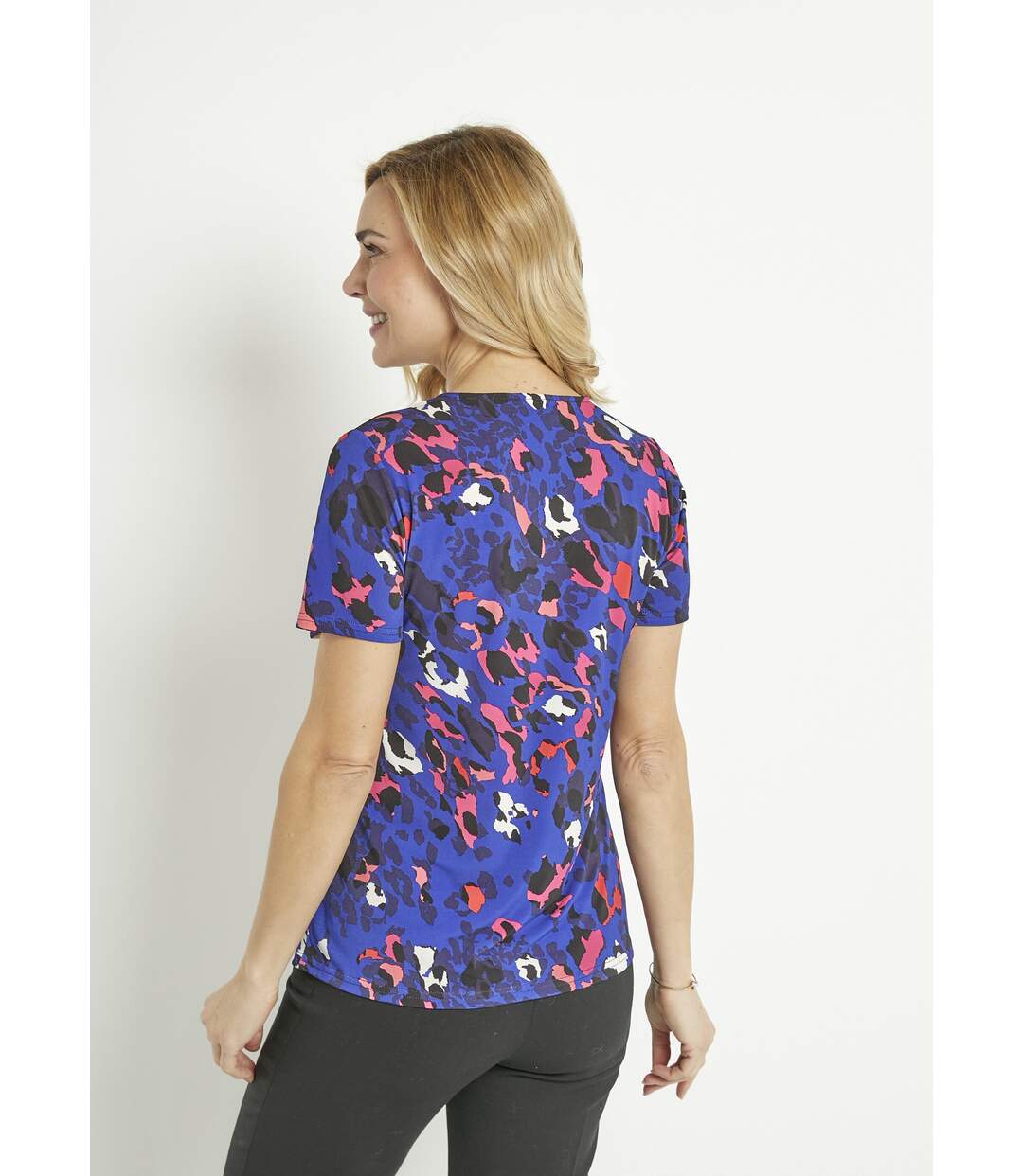 T-shirt col V manches courtes motif léopard-2