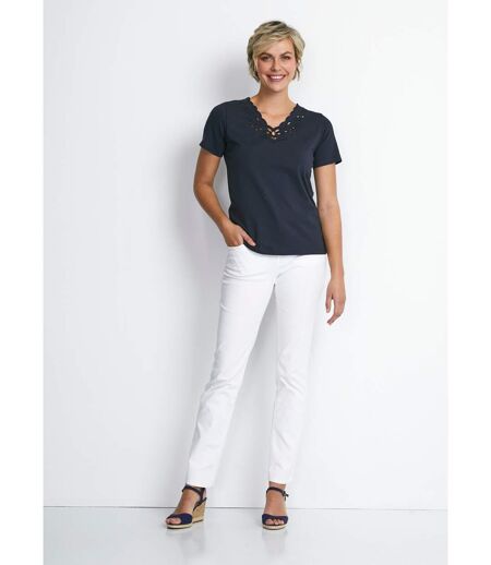 T-shirt col V ajouré brodé