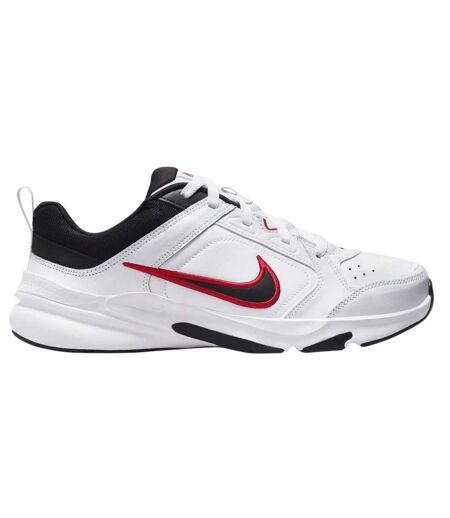 Baskets Defy All Day Homme Blanc Noir Rouge Nike
