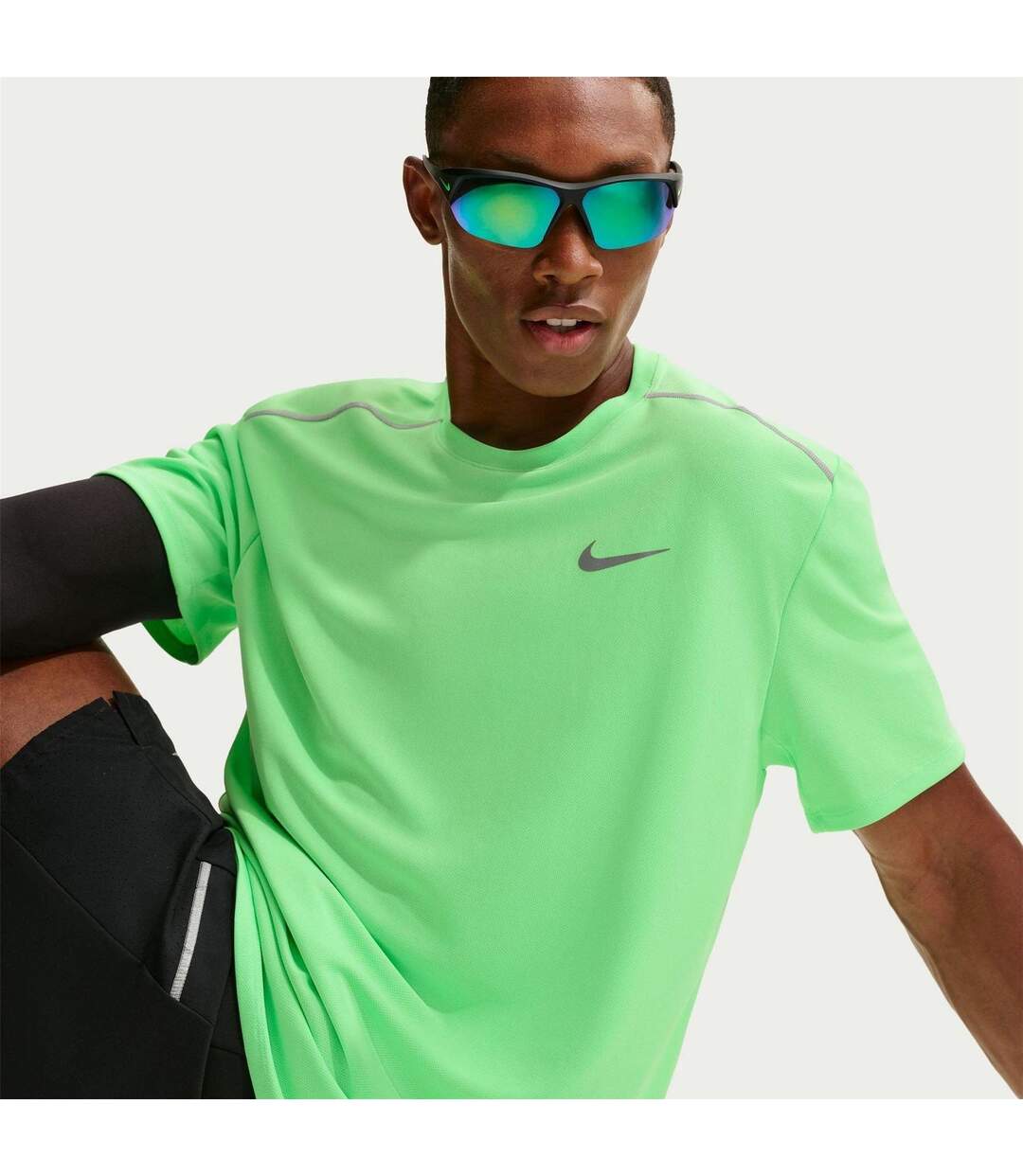 T-shirt Motif/style Swoosh Miler Homme Vert Argenté Nike-3
