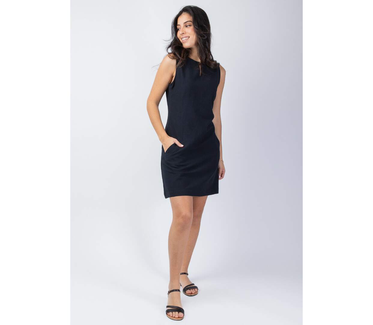 Robe courte cintrée Ondine unie noire Coton Du Monde-2