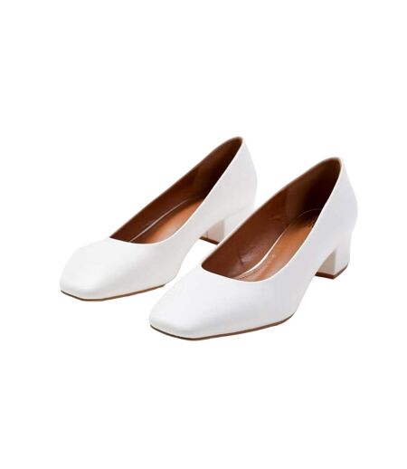 Womens/ladies seattle faux leather square toe low block heel shoes white Where´s That From