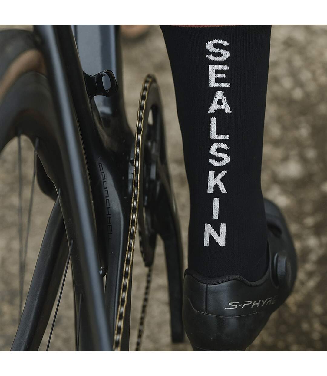 Single Layer Mid Length Cycling Socks for Men and Women-3