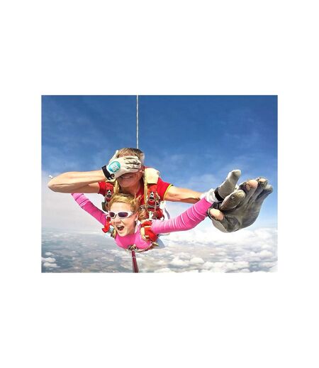 Saut en parachute à 4 000 mètres d’altitude entre Auxerre et Troyes - SMARTBOX - Coffret Cadeau Sport & Aventure