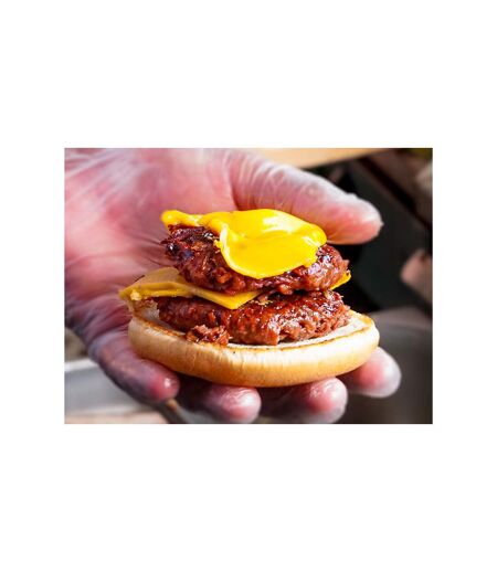 Repas gourmand et éthique : burger avec frites dans un fast-food 100 % vegan - SMARTBOX - Coffret Cadeau Gastronomie
