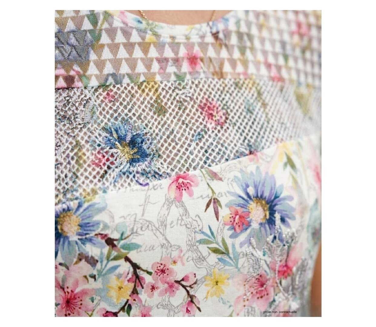 Tee-shirt MAYFLOWER BAG15117A fleuri : l'élégance du voile et de la transparence-4