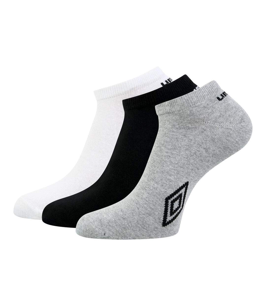 Pack of 3  Unisex adult logo trainer socks  white/black/grey Umbro-1