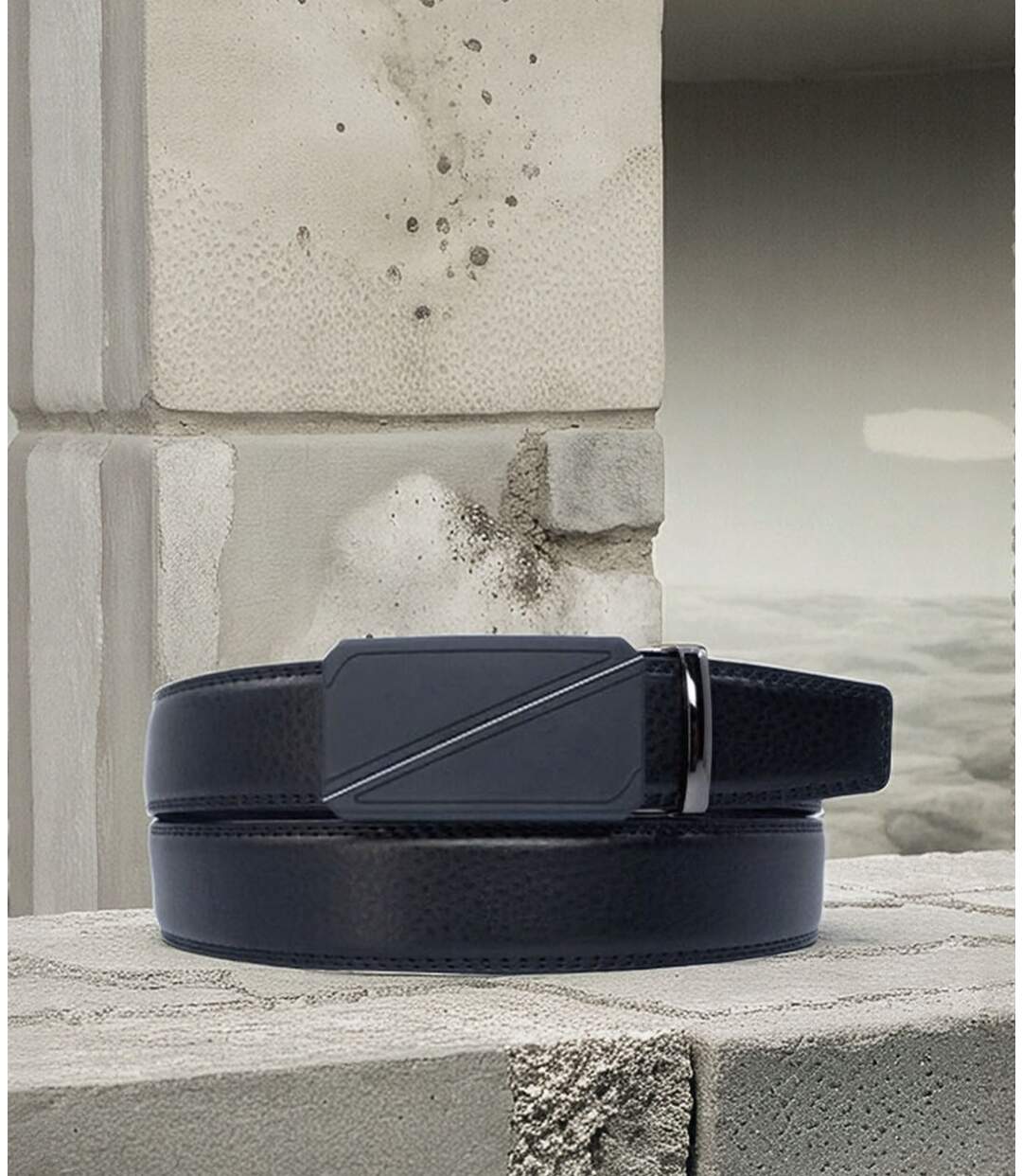 Ceinture en cuir noir pour homme - Chic et ajustable, la touche parfaite pour n'importe quel look-5