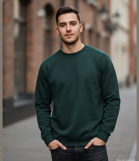 CHALLENGER E213 — Sweat col rond vert : l'alliance du confort et de la résistance