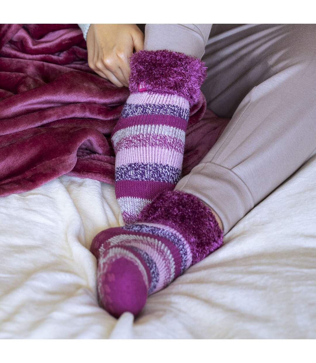 Ladies Stripe Lounge Socks With Lure-3