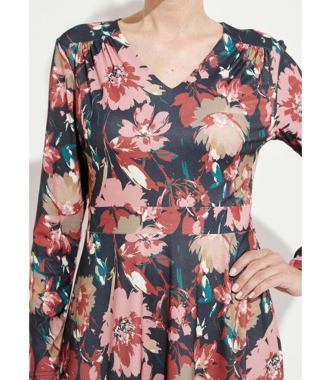 Robe courte évasée col V imprimé fleuri-3