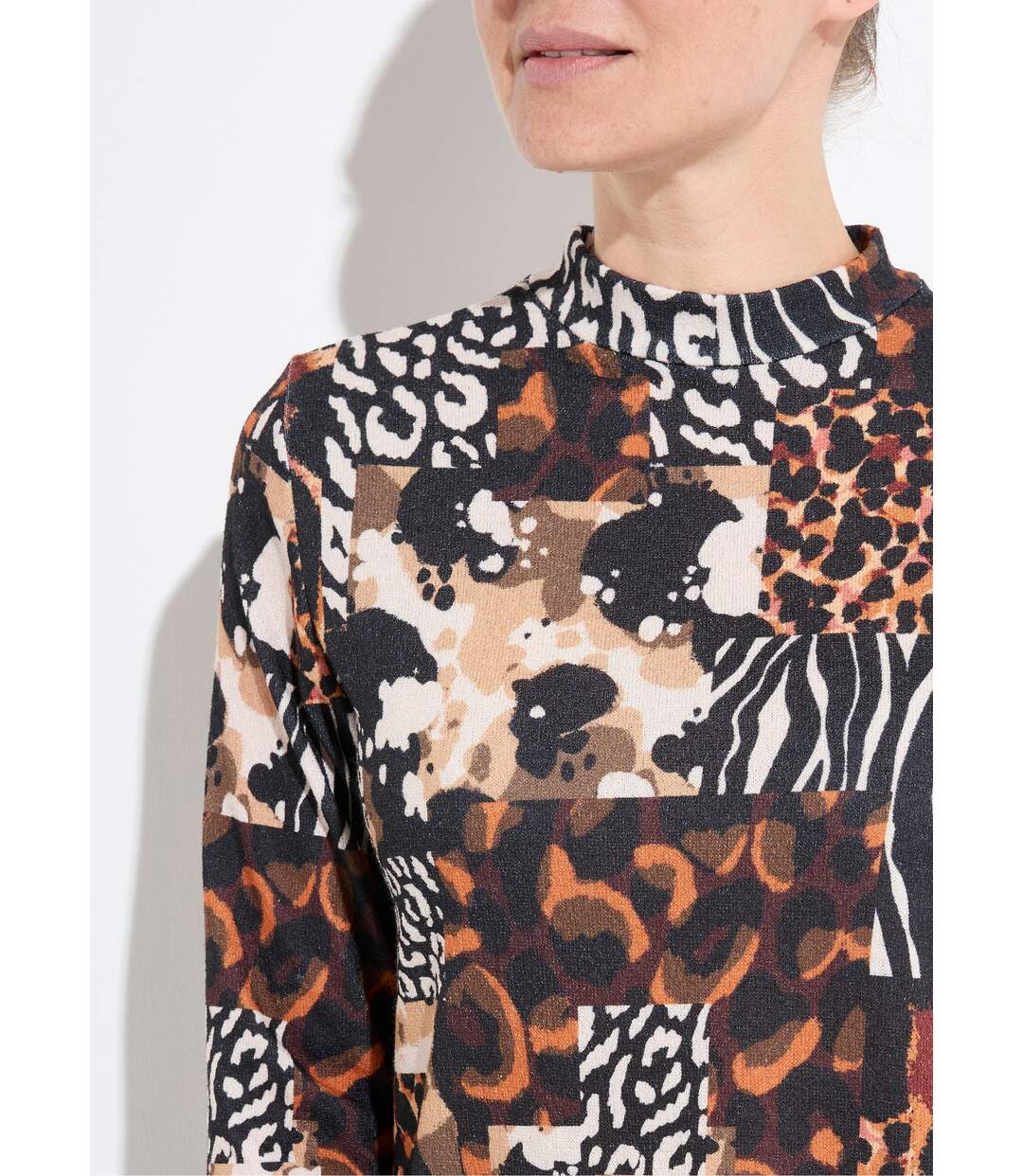 T-shirt col montant motif animalier maille chaude-4