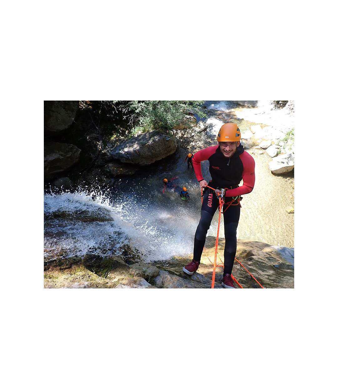 Session de canyoning de 3h30 près de Grenoble - SMARTBOX - Coffret Cadeau Sport & Aventure