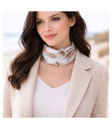 Foulard polysatin motif plumes