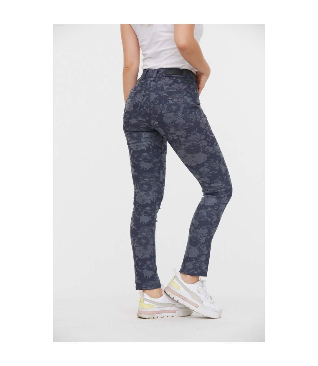 Pantalon coton slim LC135